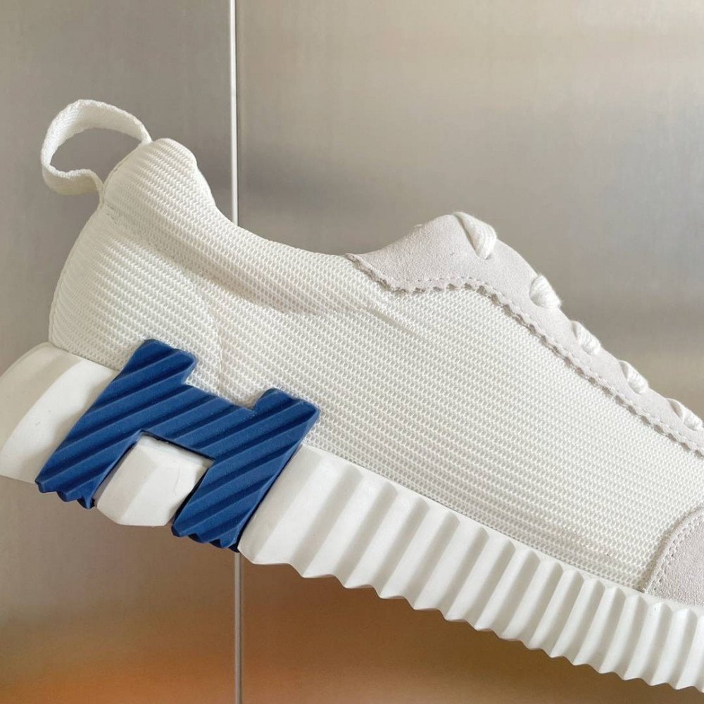 Bouncing Sneaker Bouncing Sneaker