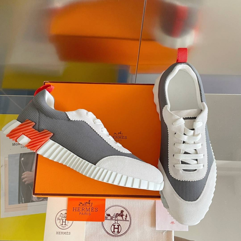 Bouncing Sneaker Bouncing Sneaker