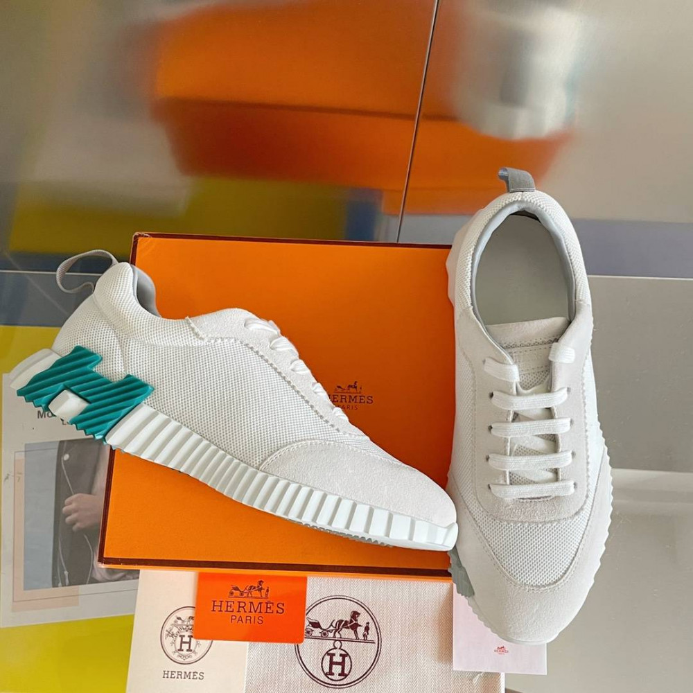 Bouncing Sneaker Bouncing Sneaker