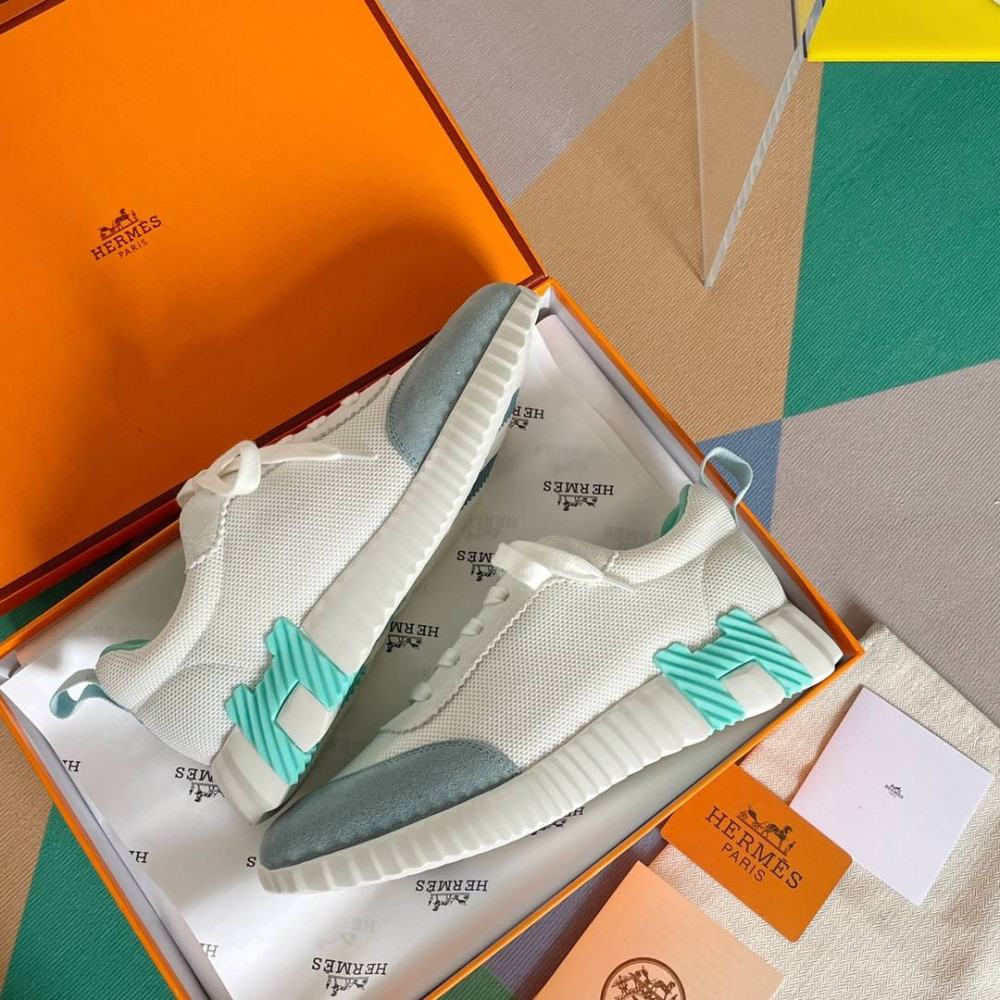 Bouncing Sneaker Bouncing Sneaker
