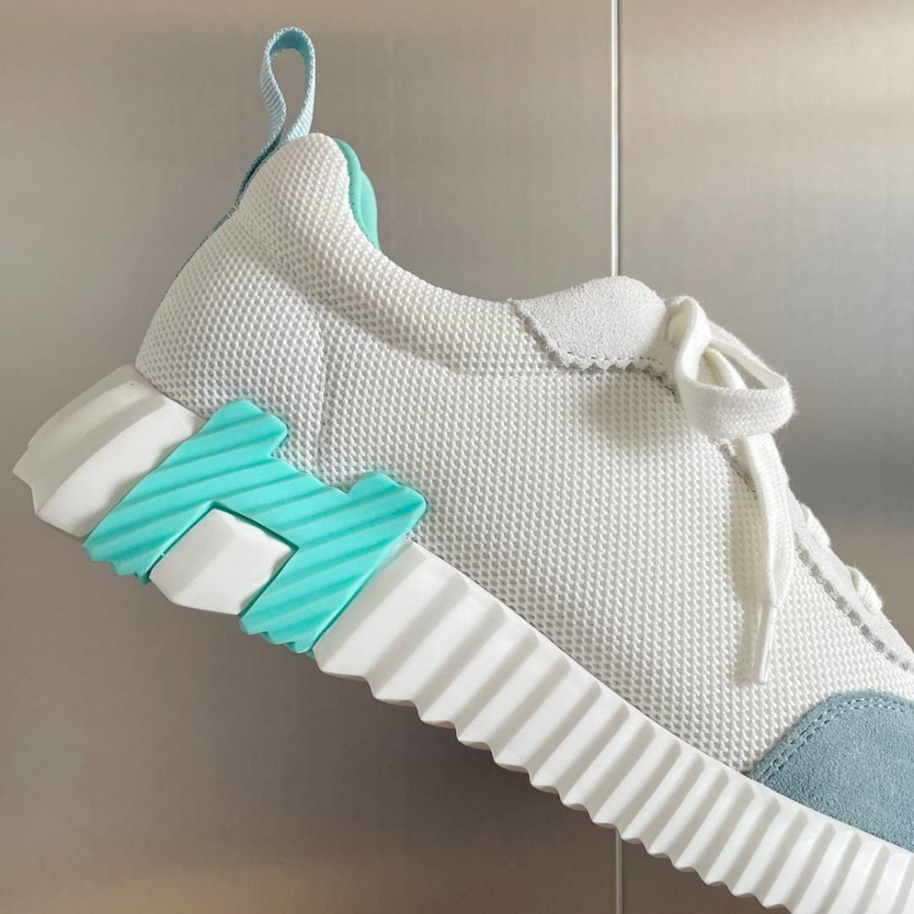 Bouncing Sneaker Bouncing Sneaker