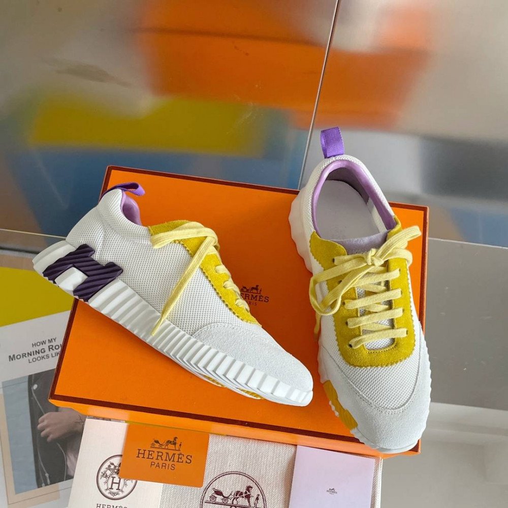 Bouncing Sneaker Bouncing Sneaker