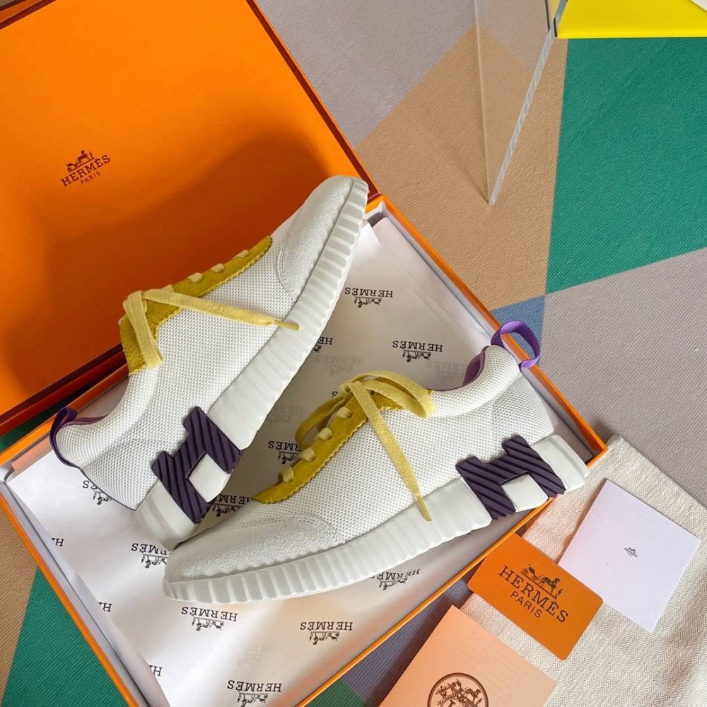 Bouncing Sneaker Bouncing Sneaker