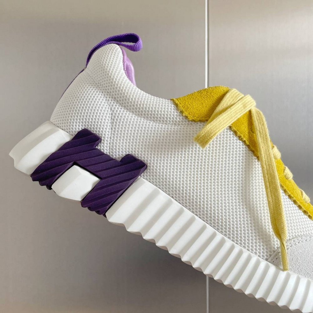 Bouncing Sneaker Bouncing Sneaker