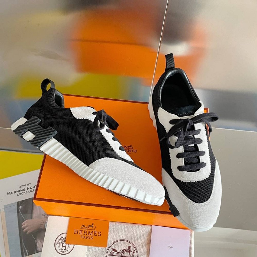 Bouncing Sneaker Bouncing Sneaker