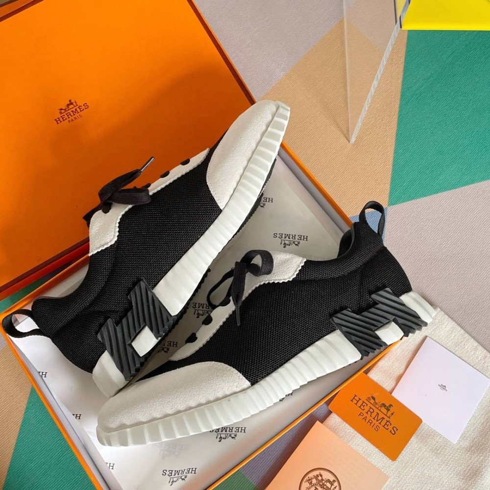Bouncing Sneaker Bouncing Sneaker
