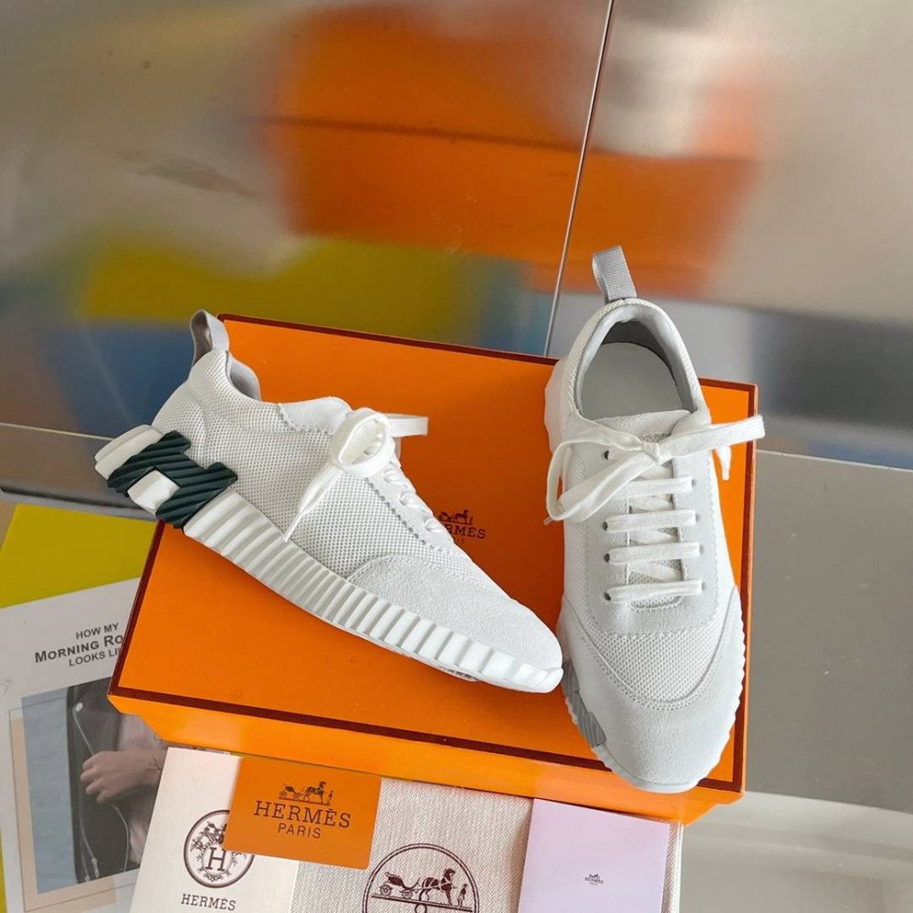 Bouncing Sneaker Bouncing Sneaker