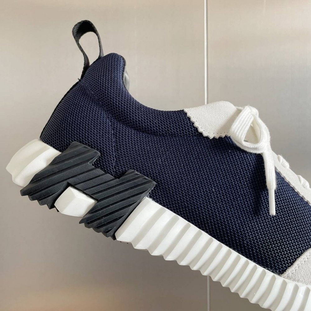 Bouncing Sneaker Bouncing Sneaker