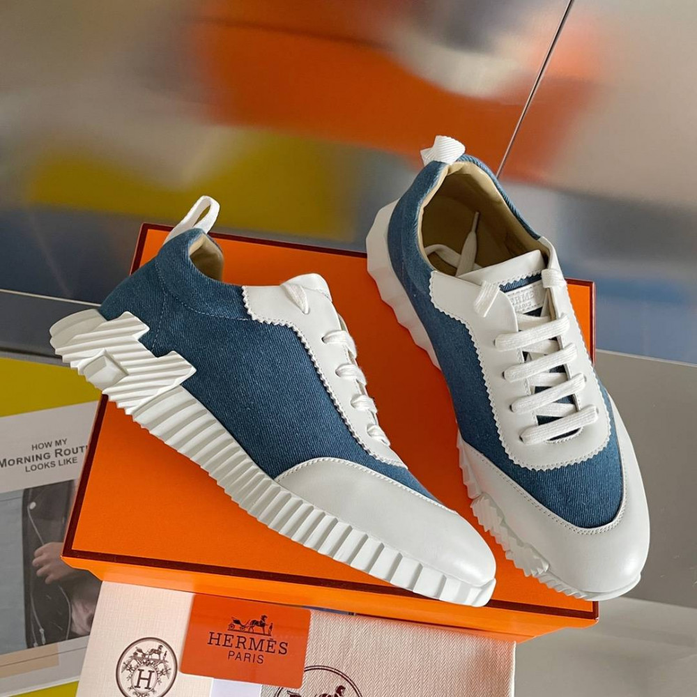 Bouncing Sneaker Bouncing Sneaker