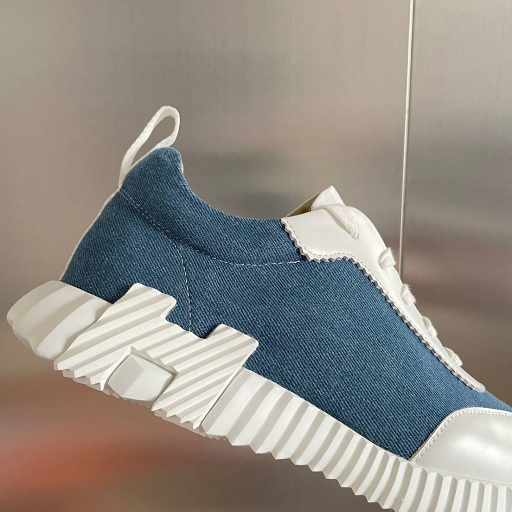 Bouncing Sneaker Bouncing Sneaker