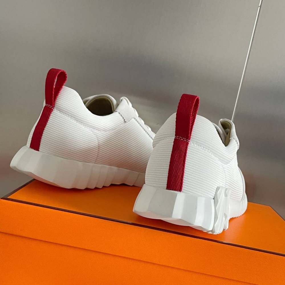 Bouncing Sneaker Bouncing Sneaker