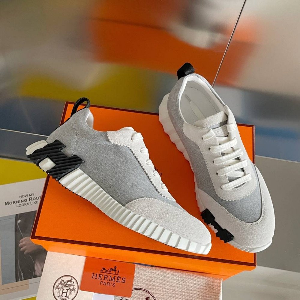 Bouncing Sneaker Bouncing Sneaker