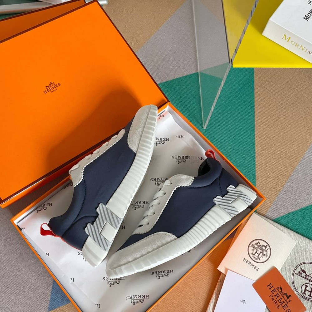 Bouncing Sneaker Bouncing Sneaker