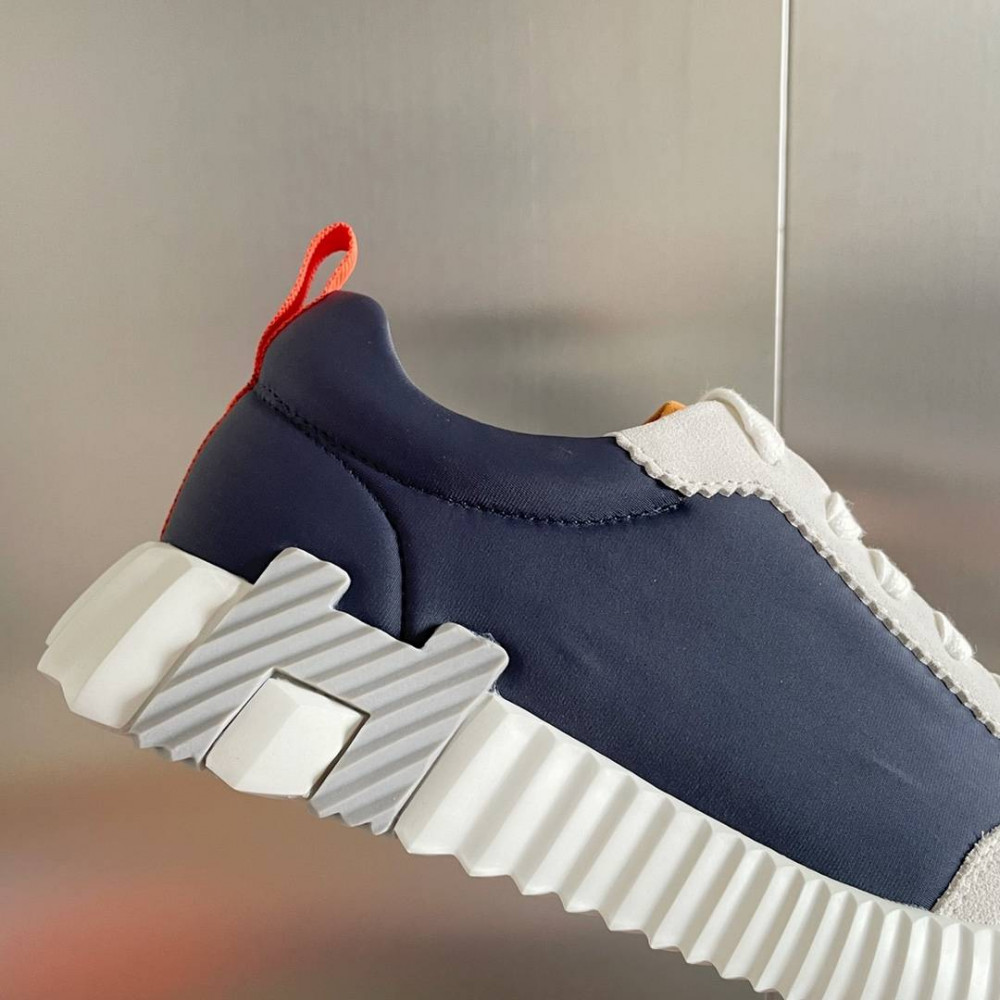 Bouncing Sneaker Bouncing Sneaker