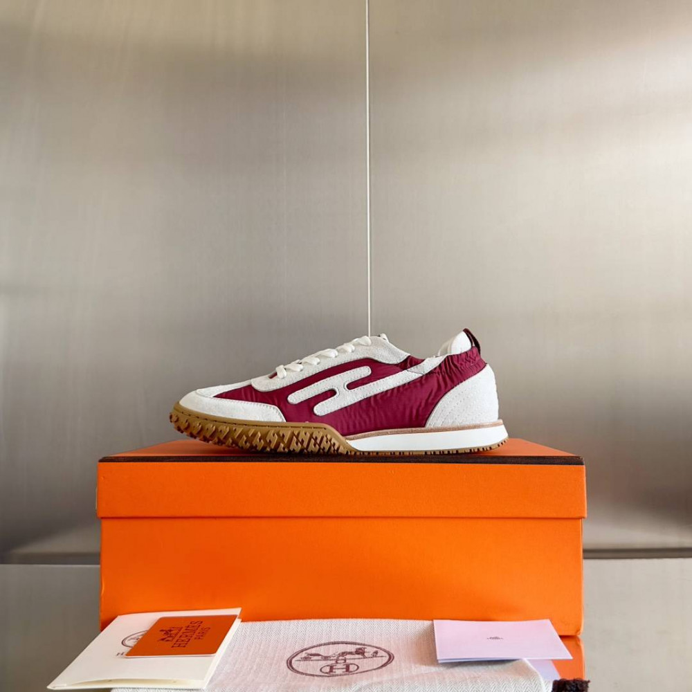 Jet Sneaker