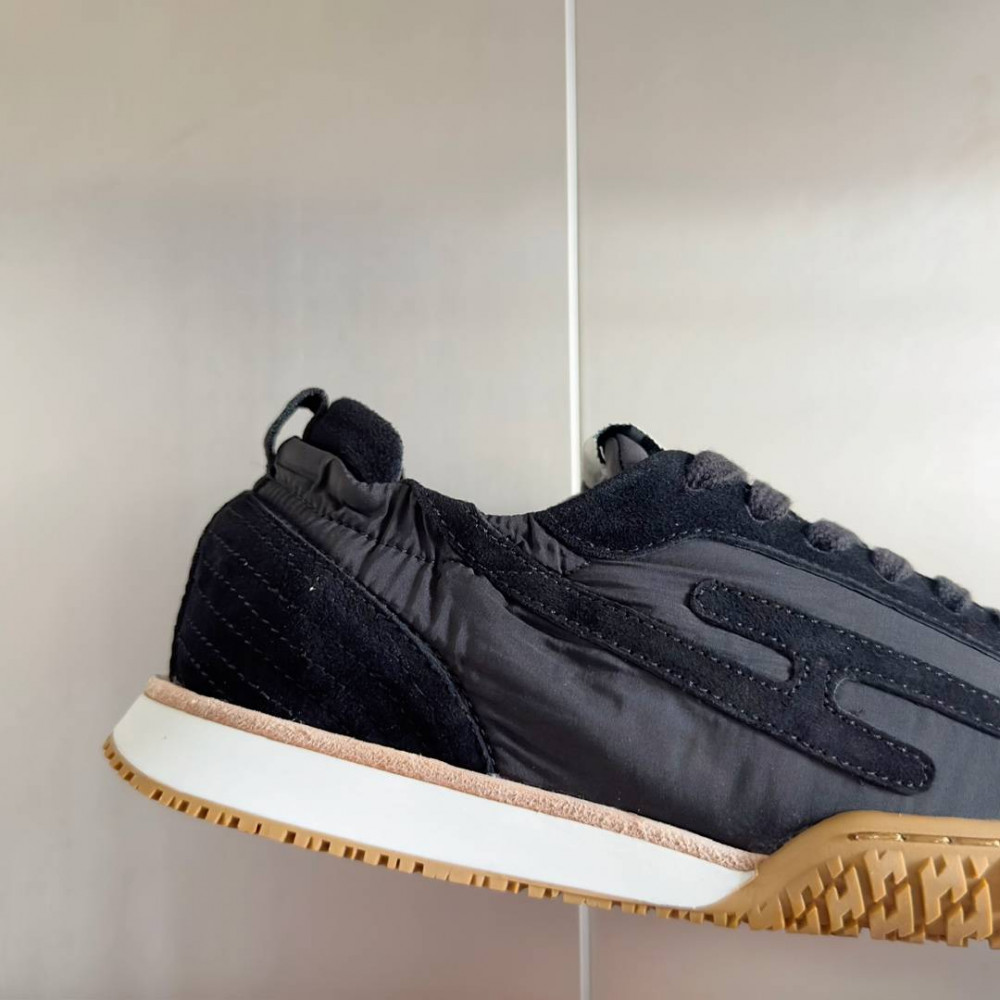 Jet Sneaker Jet Sneaker