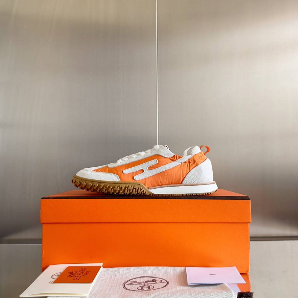 Jet Sneaker