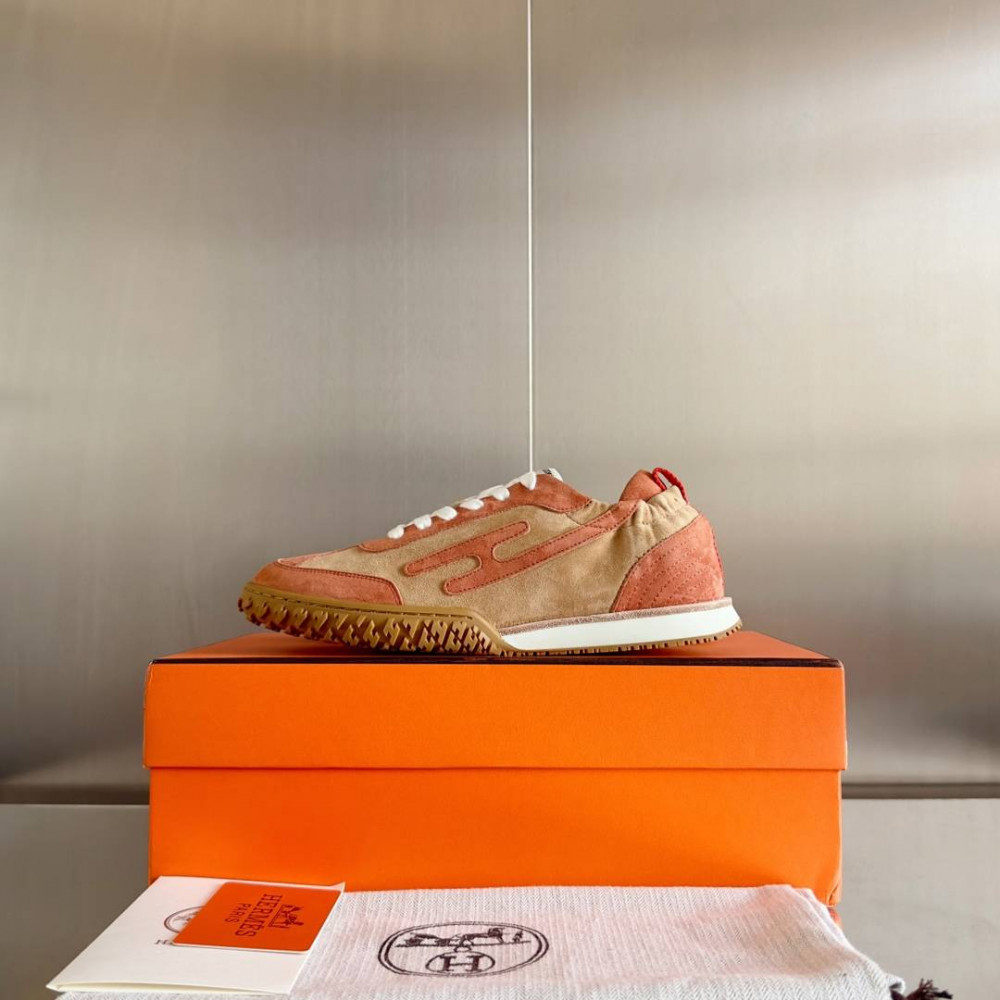 Jet Sneaker
