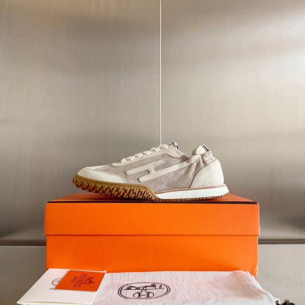 Jet Sneaker