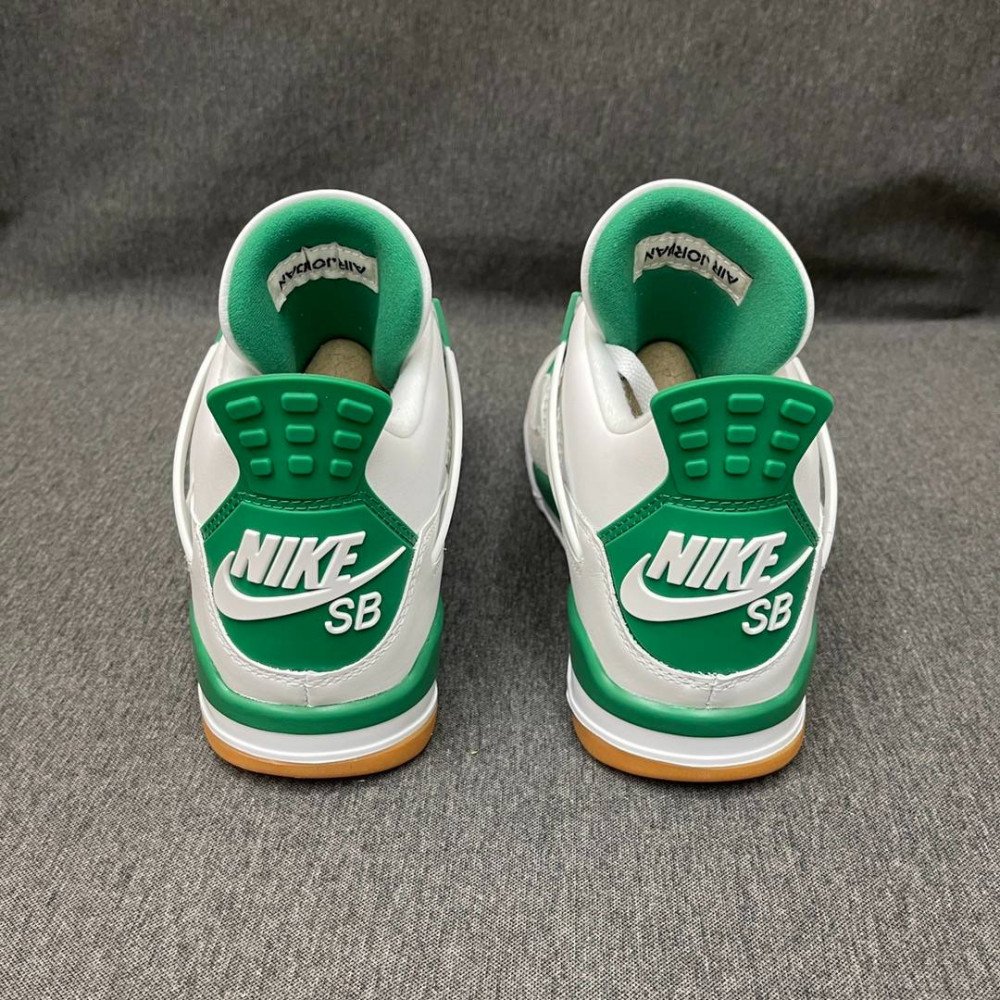 Air Jordan 4 Retro SP  Pine Green