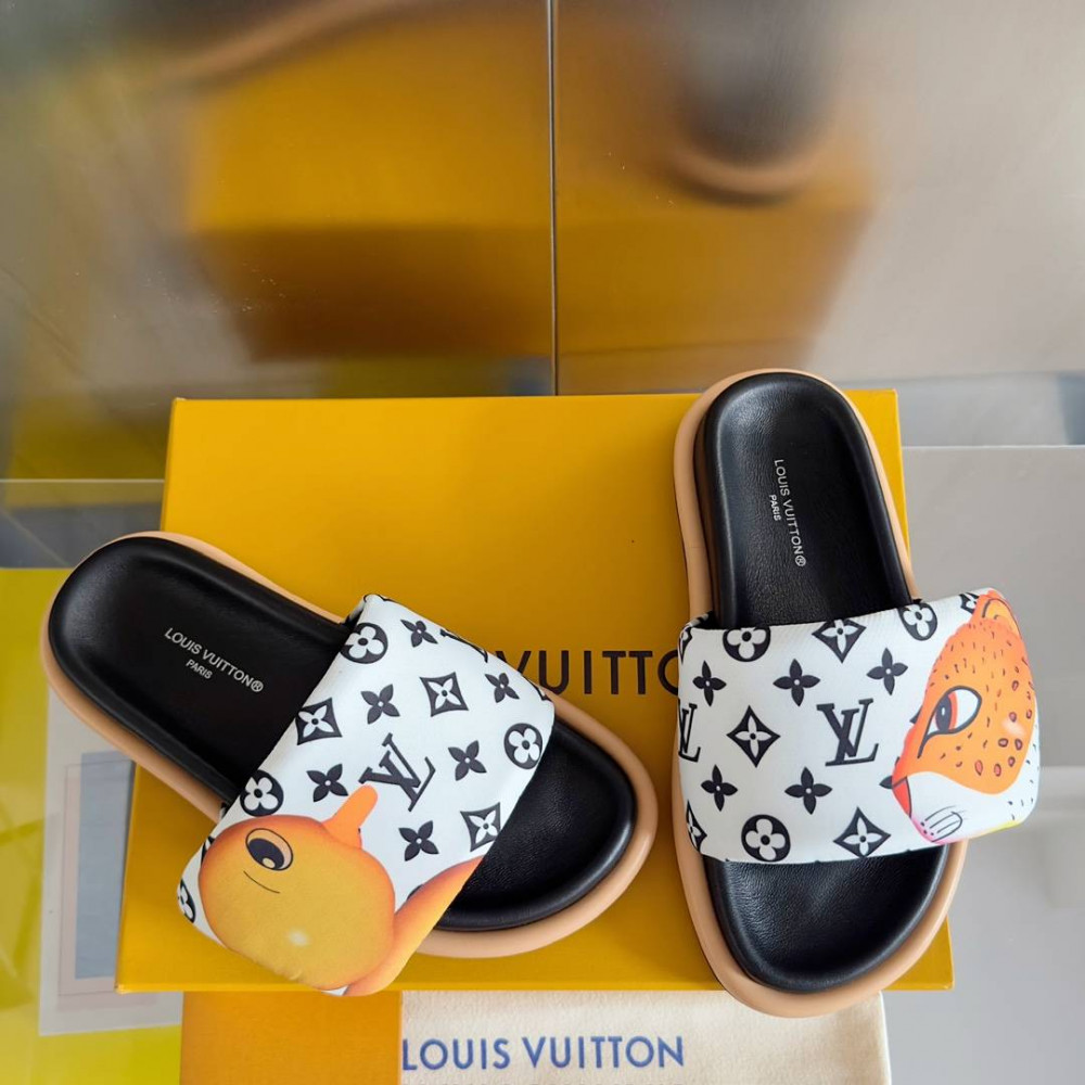 LV Pool Pillow Comfort-8