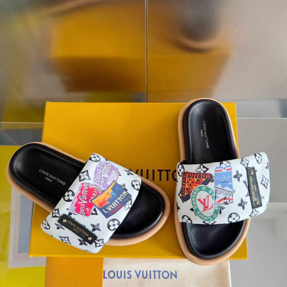 LV Pool Pillow Comfort-11