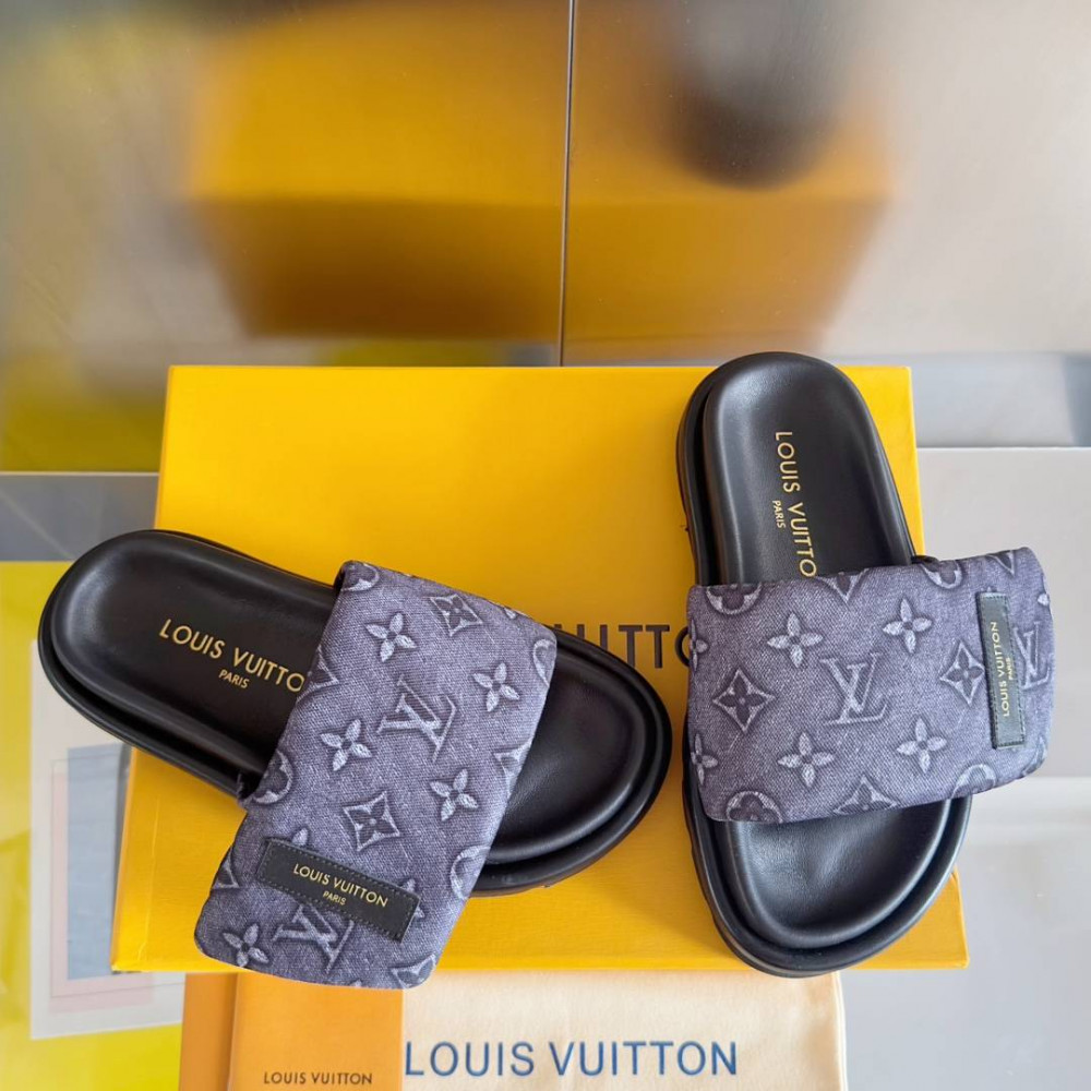 LV Pool Pillow Comfort-16