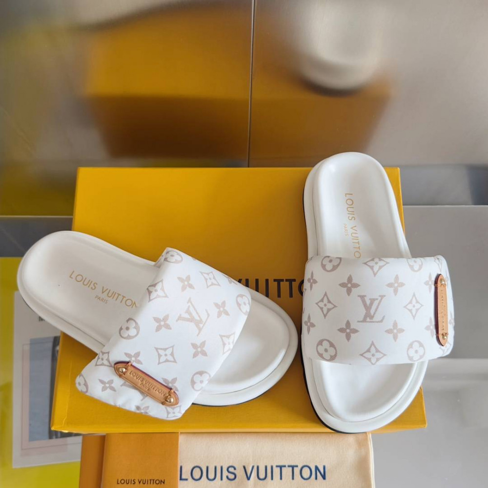 LV Pool Pillow Comfort-17
