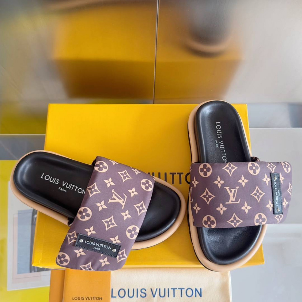 LV Pool Pillow Comfort-18