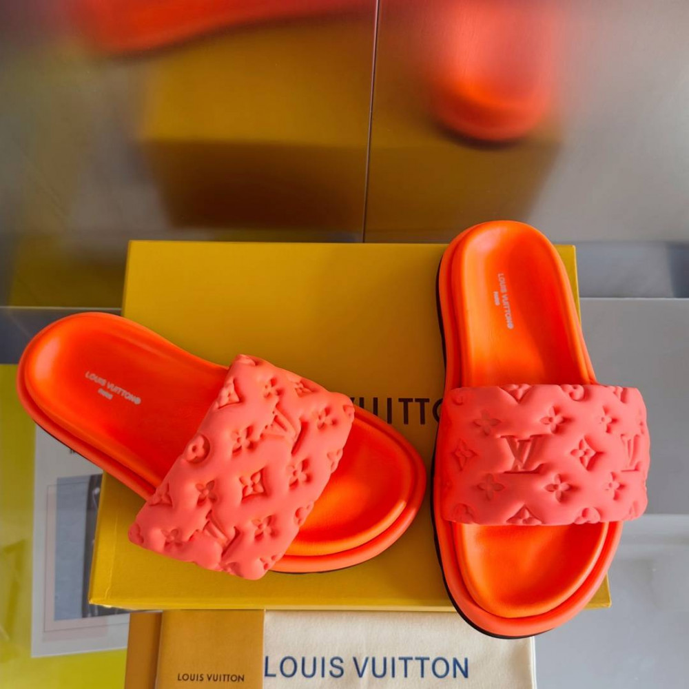 LV Pool Pillow Comfort-19