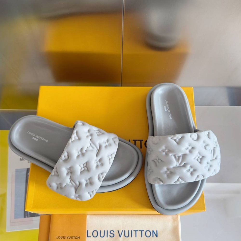 LV Pool Pillow Comfort-20