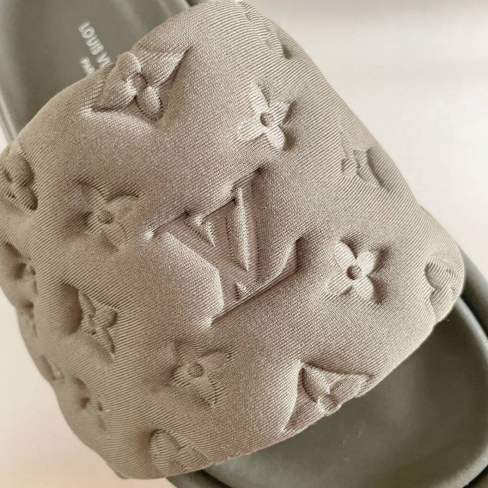LV Pool Pillow Comfort-23 LV Pool Pillow Comfort-23