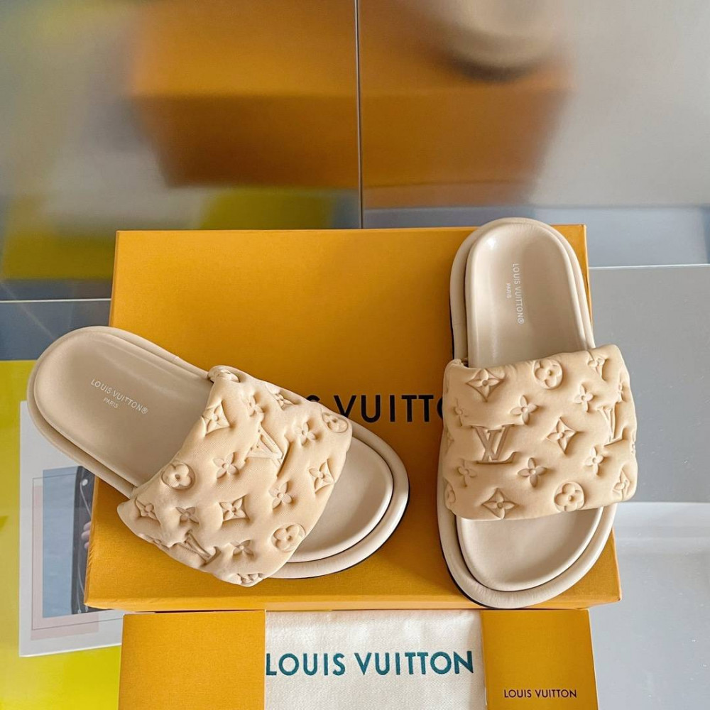 LV Pool Pillow Comfort-25