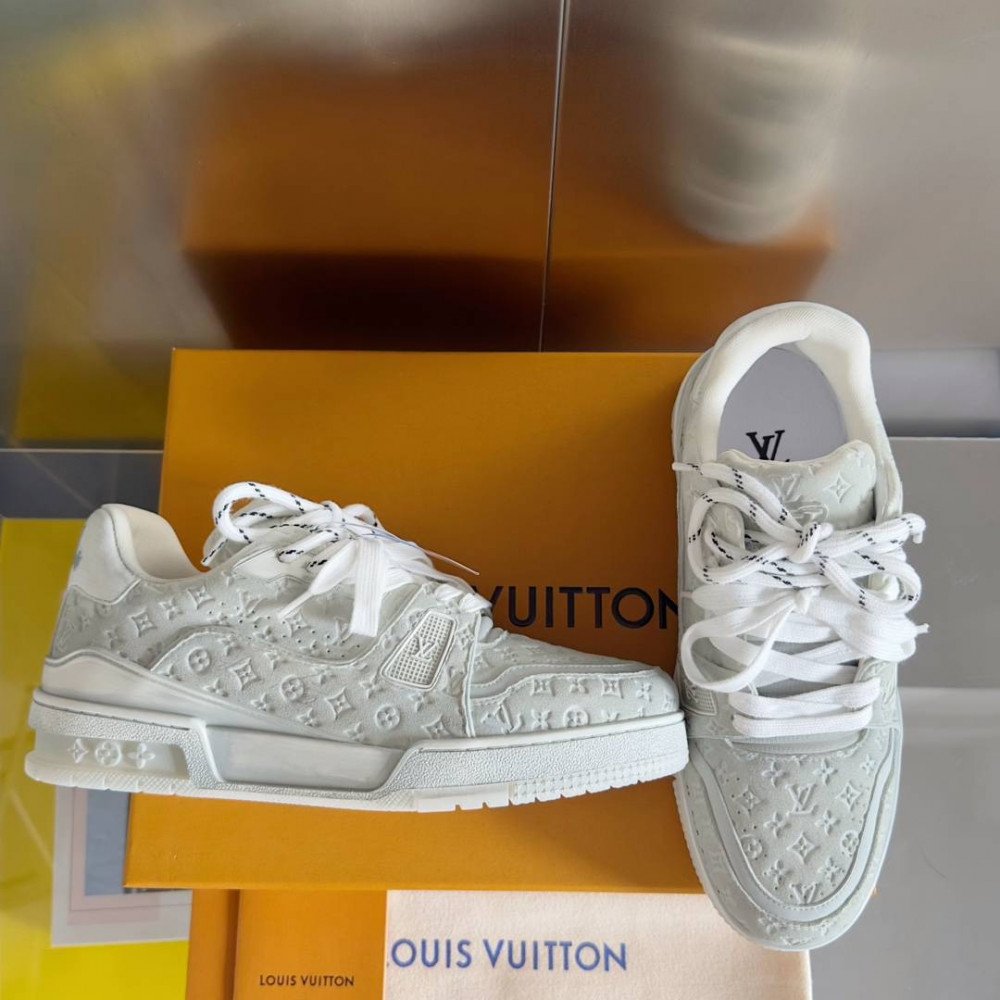 LV Trainer Wipe Color Gray Print-007 LV Trainer Wipe Color Gray Print-007
