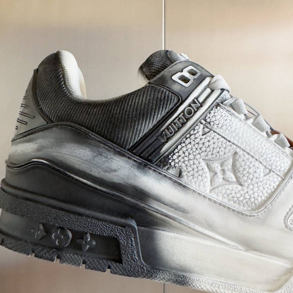 LV Trainer Wipe Color Black and White Print-016 LV Trainer Wipe Color Black and White Print-016