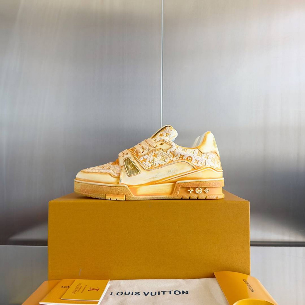 LV Trainer Wipe Color Orange Print-018