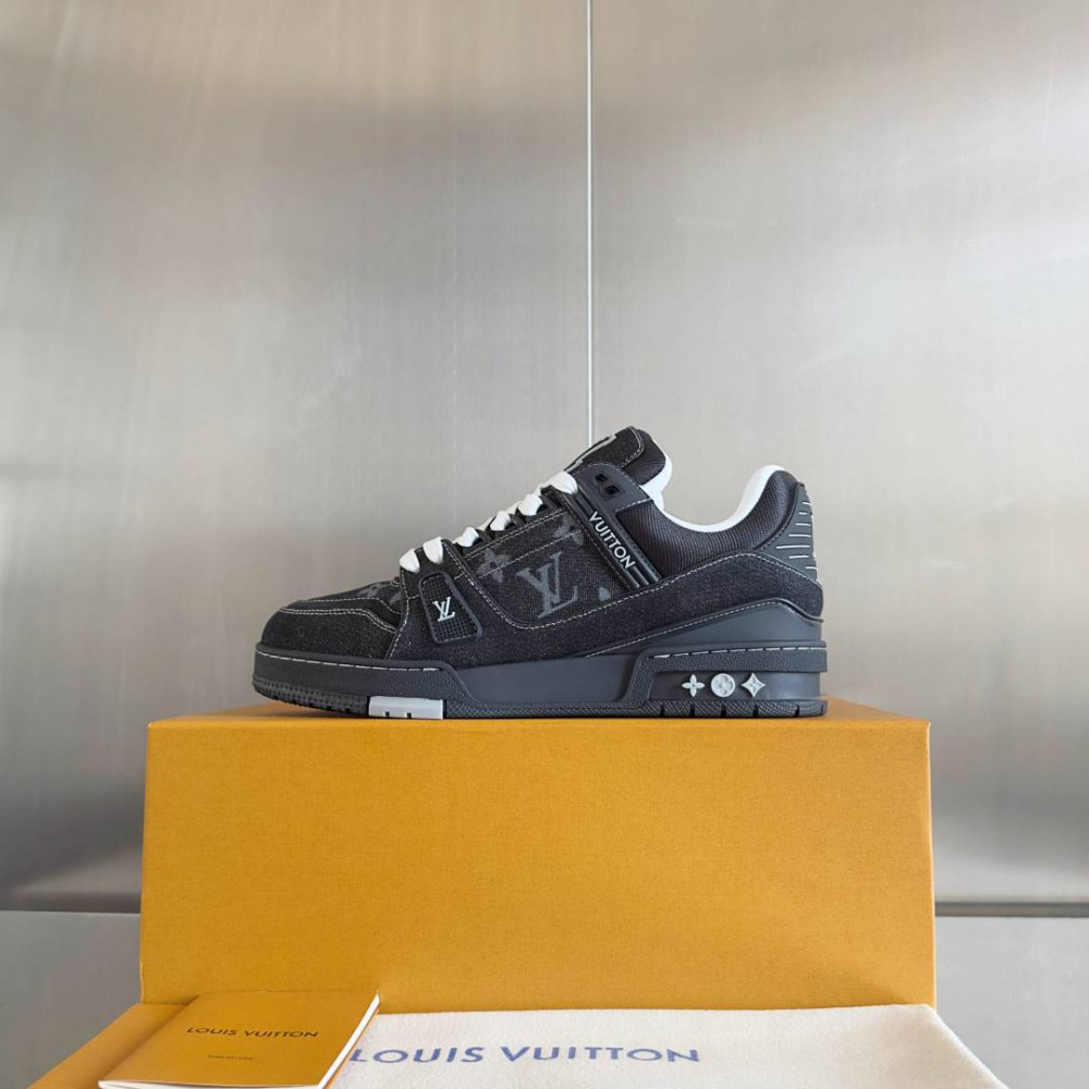 LV Trainer Black-001