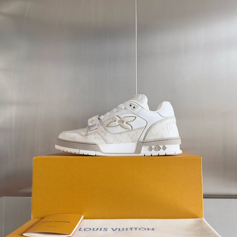 LV Trainer Sneaker Beige-023