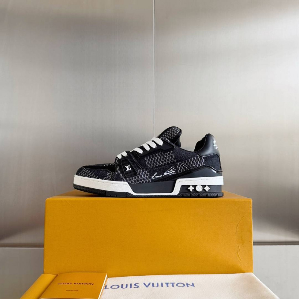 LV Trainer Sneaker Black-046