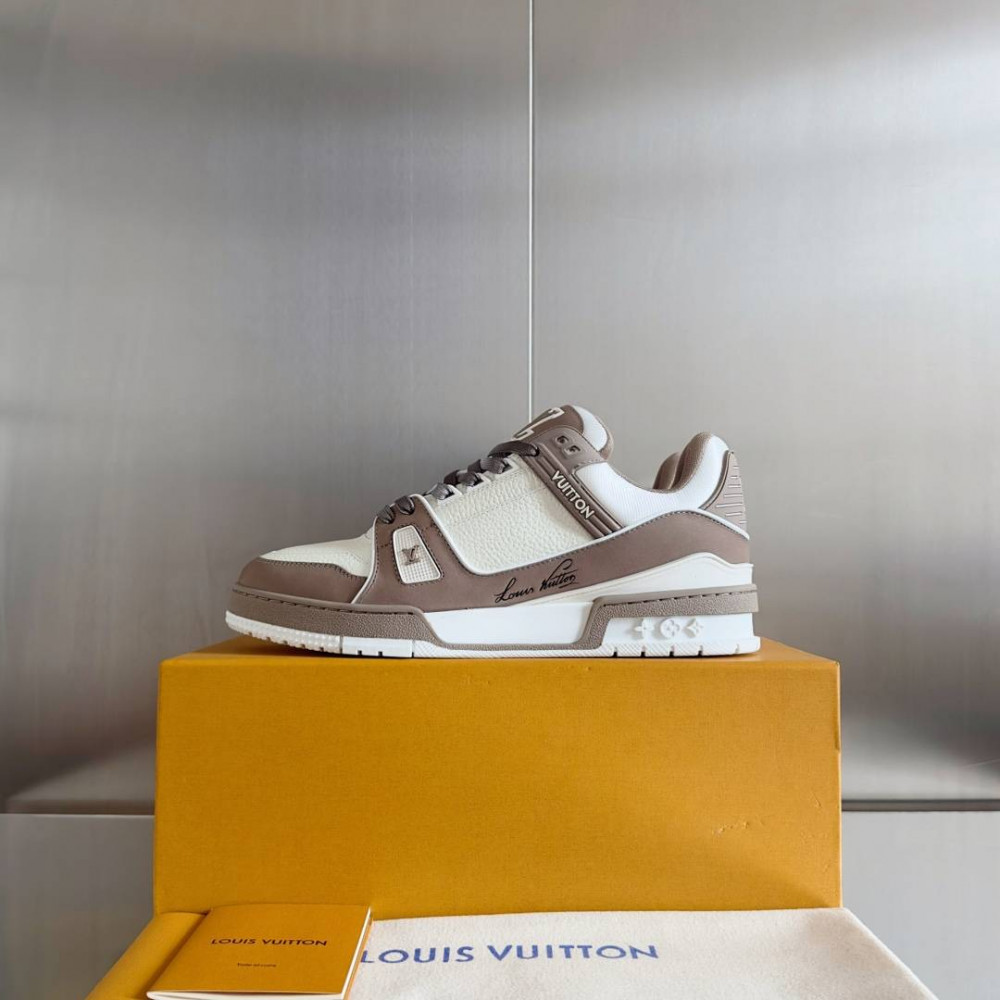 LV Trainer Sneaker White and Brow-047