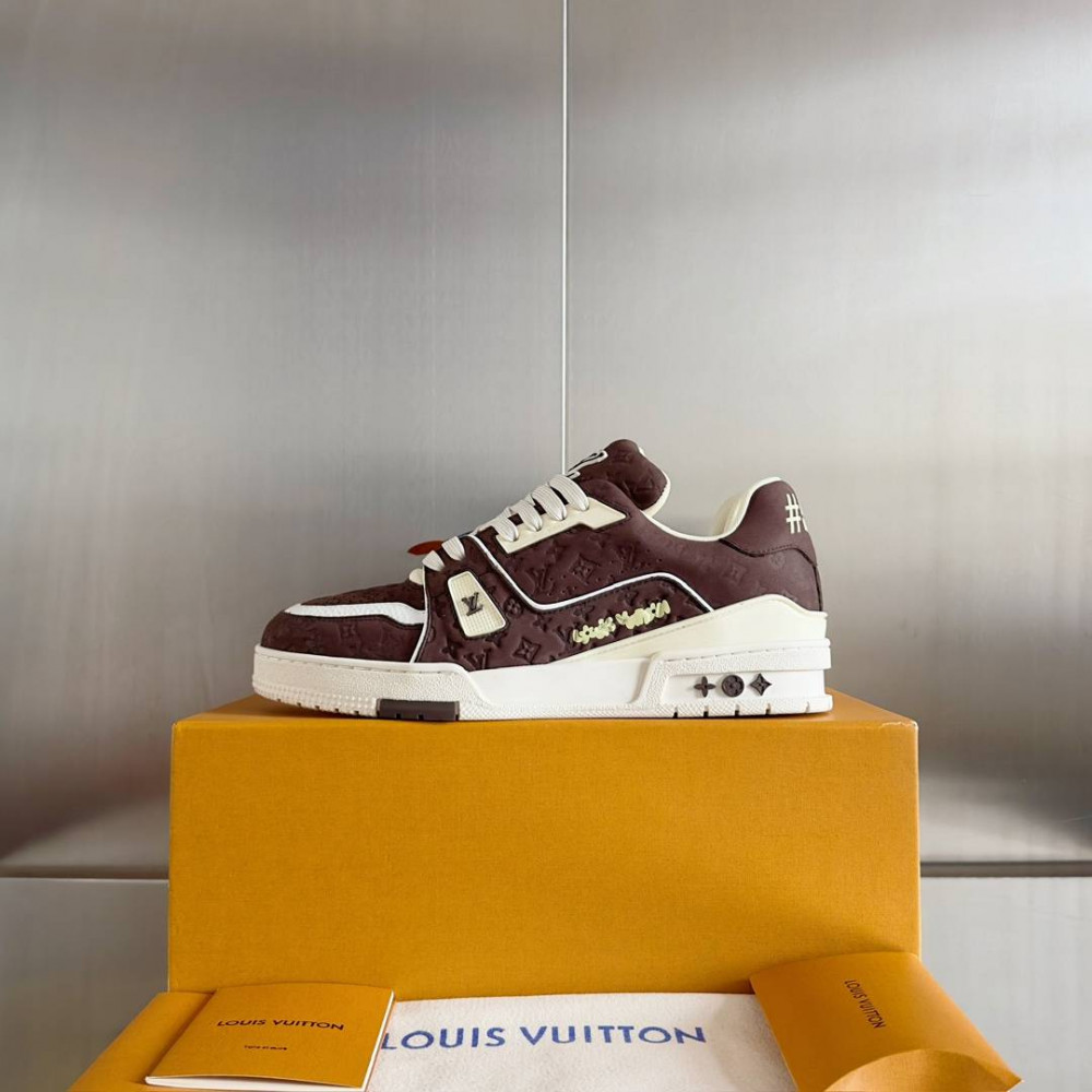 LV Trainer Sneaker Brown Print-055