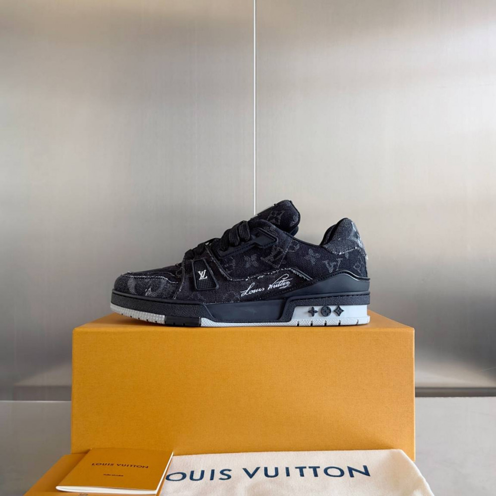 LV Trainer Sneaker Black-063