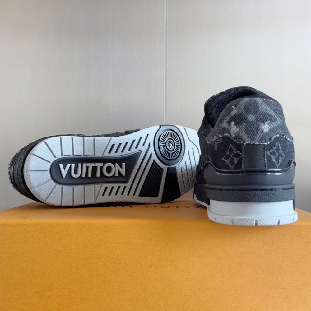 LV Trainer Sneaker Black-063 LV Trainer Sneaker Black-063