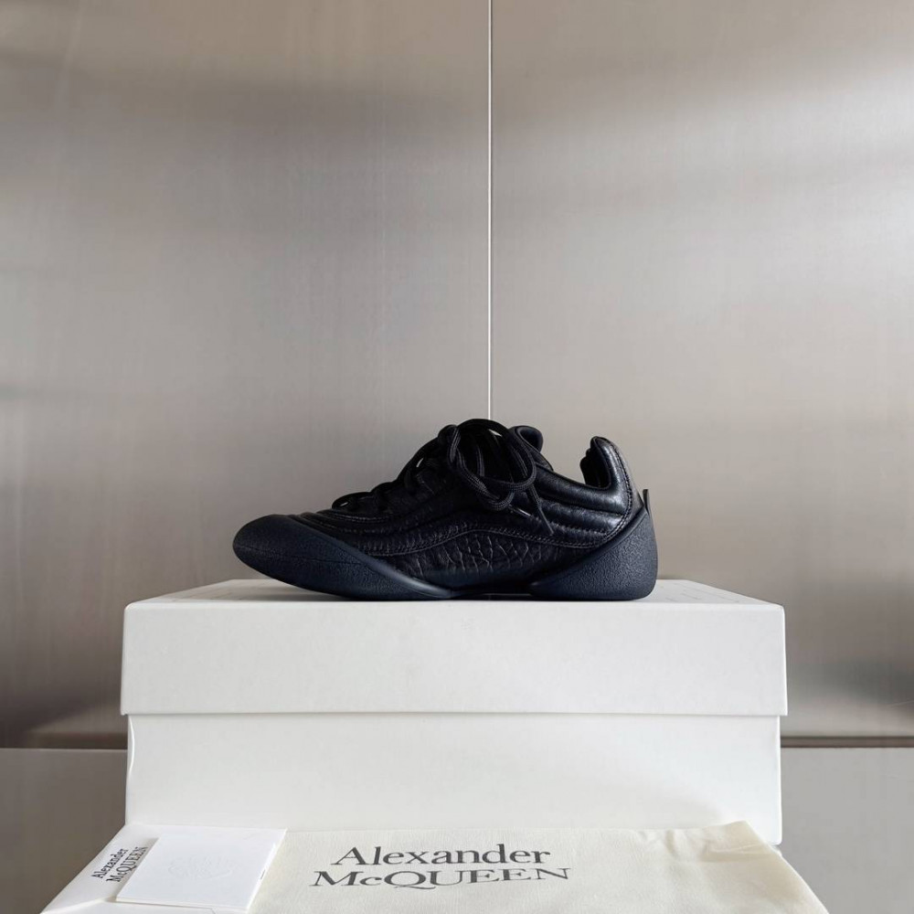Alexander McQueen Flexion