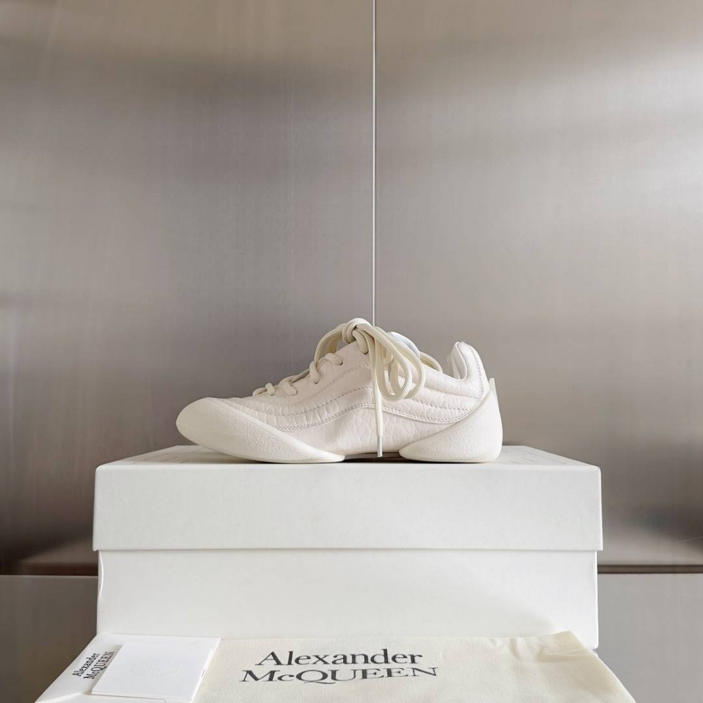 Alexander McQueen Flexion