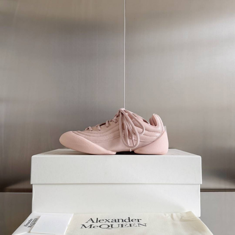 Alexander McQueen Flexion