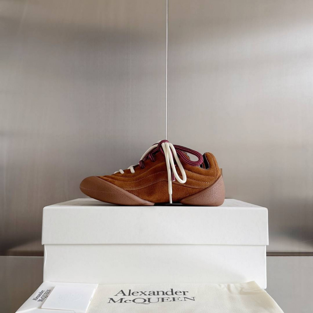 Alexander McQueen Flexion