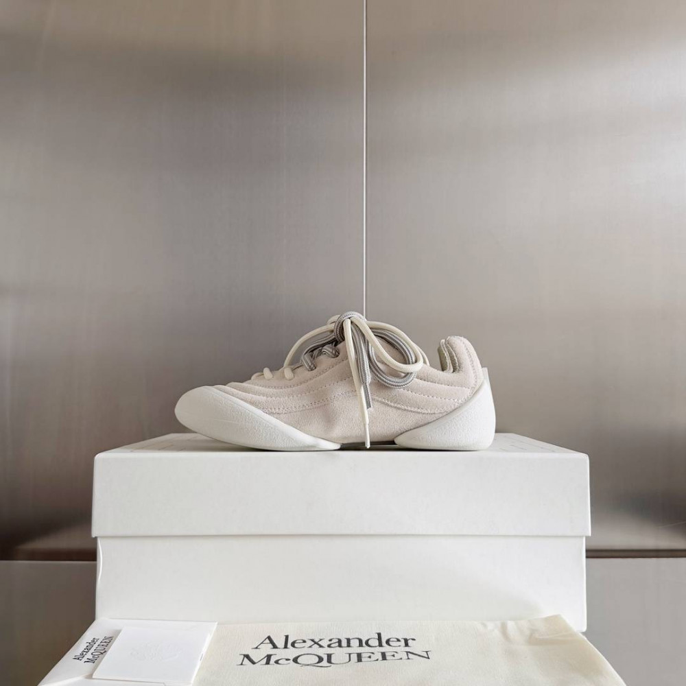 Alexander McQueen Flexion