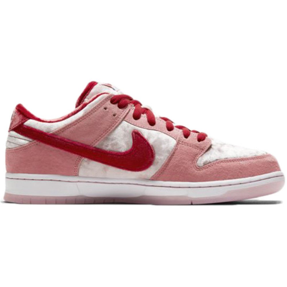 Nike x StrangeLove SB Dunk Low Valentine s Day Nike x StrangeLove SB Dunk Low Valentine s Day