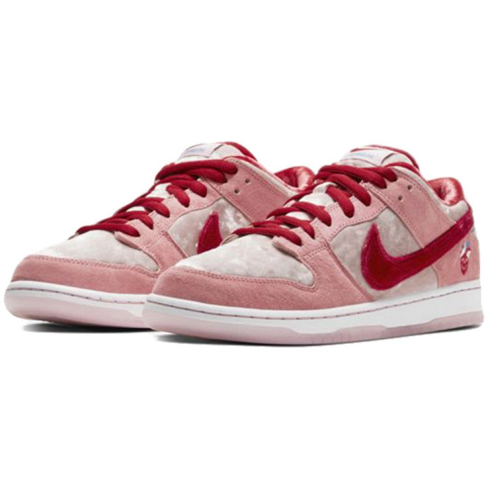 Nike x StrangeLove SB Dunk Low Valentine s Day Nike x StrangeLove SB Dunk Low Valentine s Day
